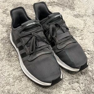 Adidas Mens 10 1/2 Tennis Shoes